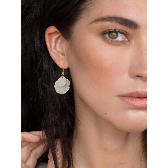 Seashell Handmade Shell Floral Petal Design Flower Dangle Earrings For Women - Picture 4 of 7